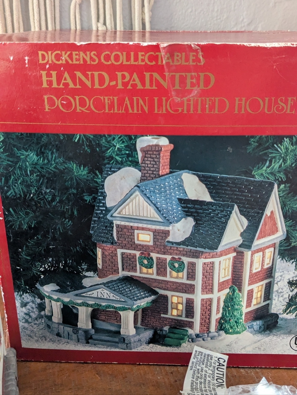 Dickens Collectables Porcelain Lighted House - The Inn - Christmas Village - Picture 7 of 8